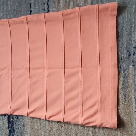 Peach bodycon strapless dress - Picture 2 of 4